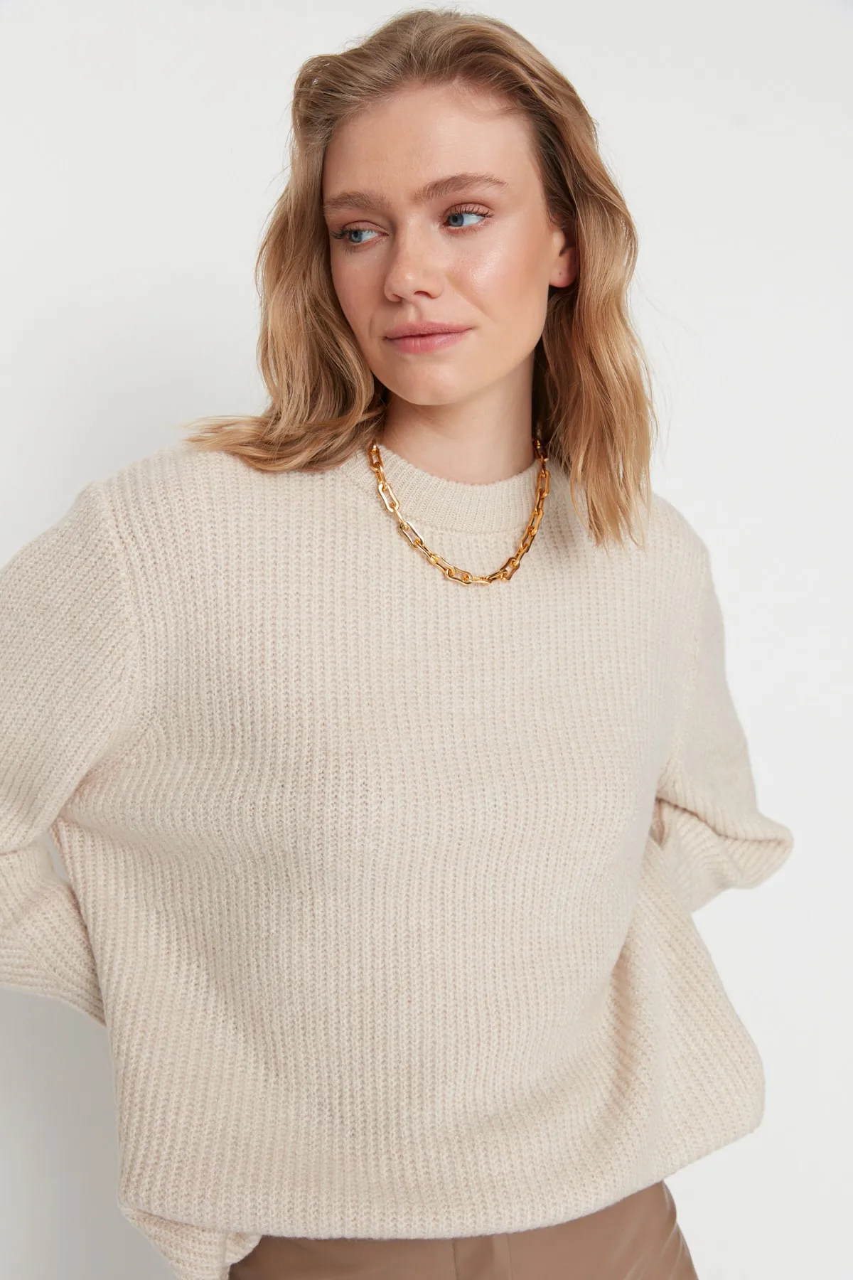 Trendyol Collection  Stone Wide Fit Basic-Strickpullover mit weicher Textur TWOAW20FV0142