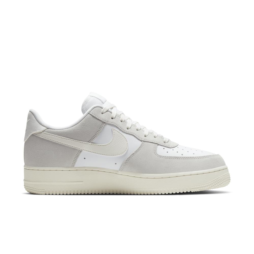 Nike Air Force 1 LV8 CW7584-100 / weiss