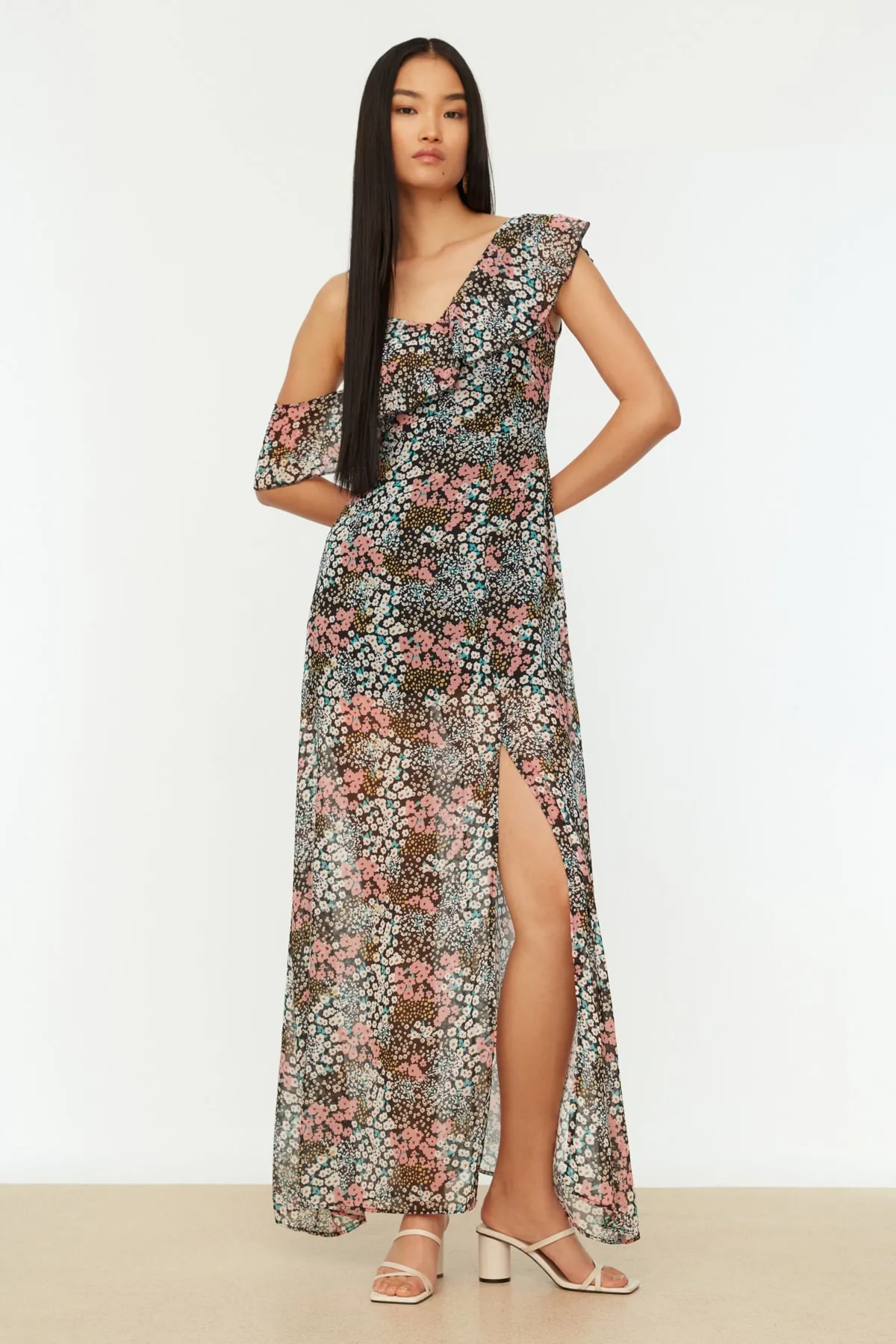 Trendyol Collection  Mehrfarbiges Volant-Schlitz-Webkleid TWOSS20EL1655