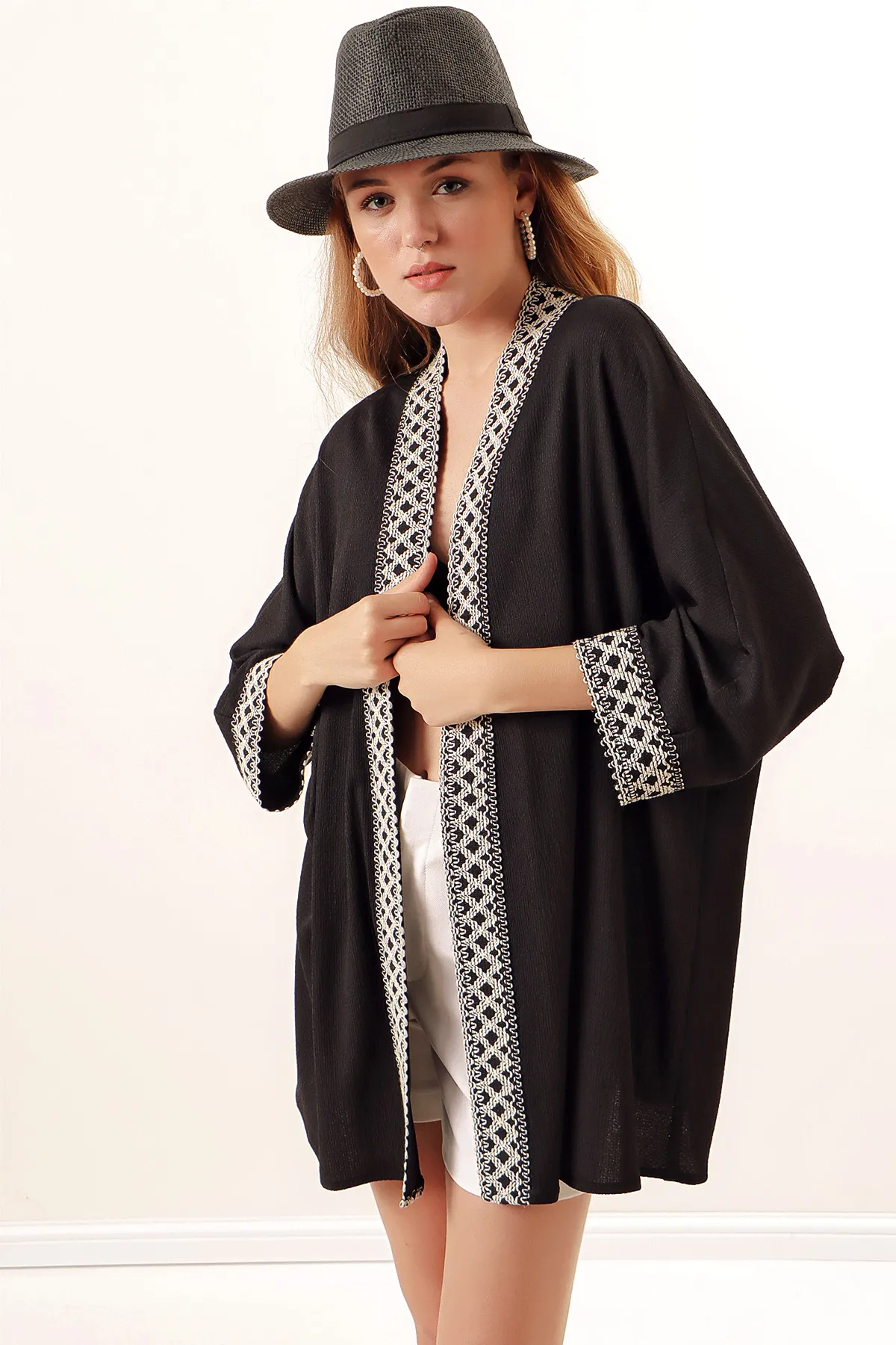 Bigdart  5866 Bestickter Strickkimono – Schwarz