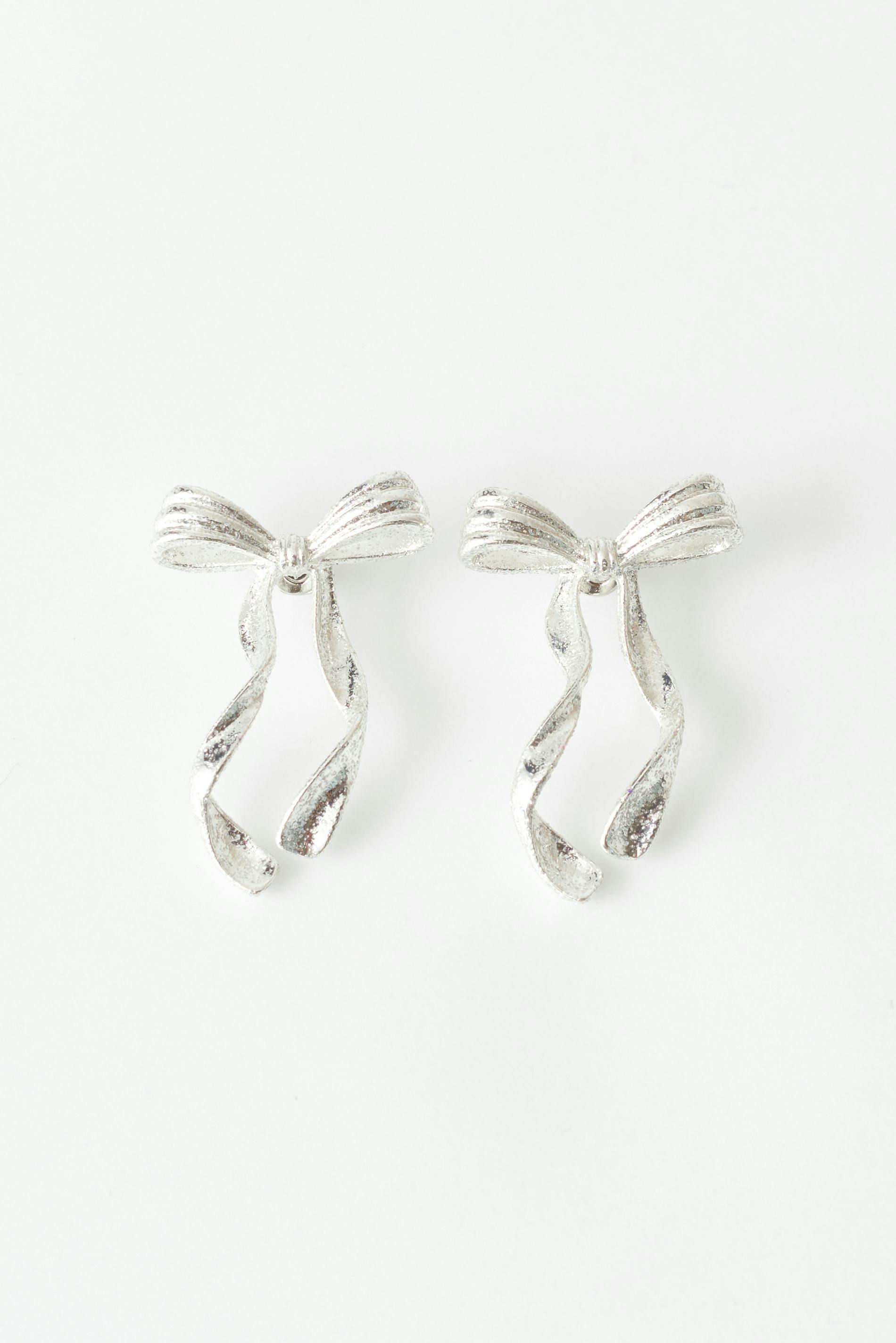 Bow earrings