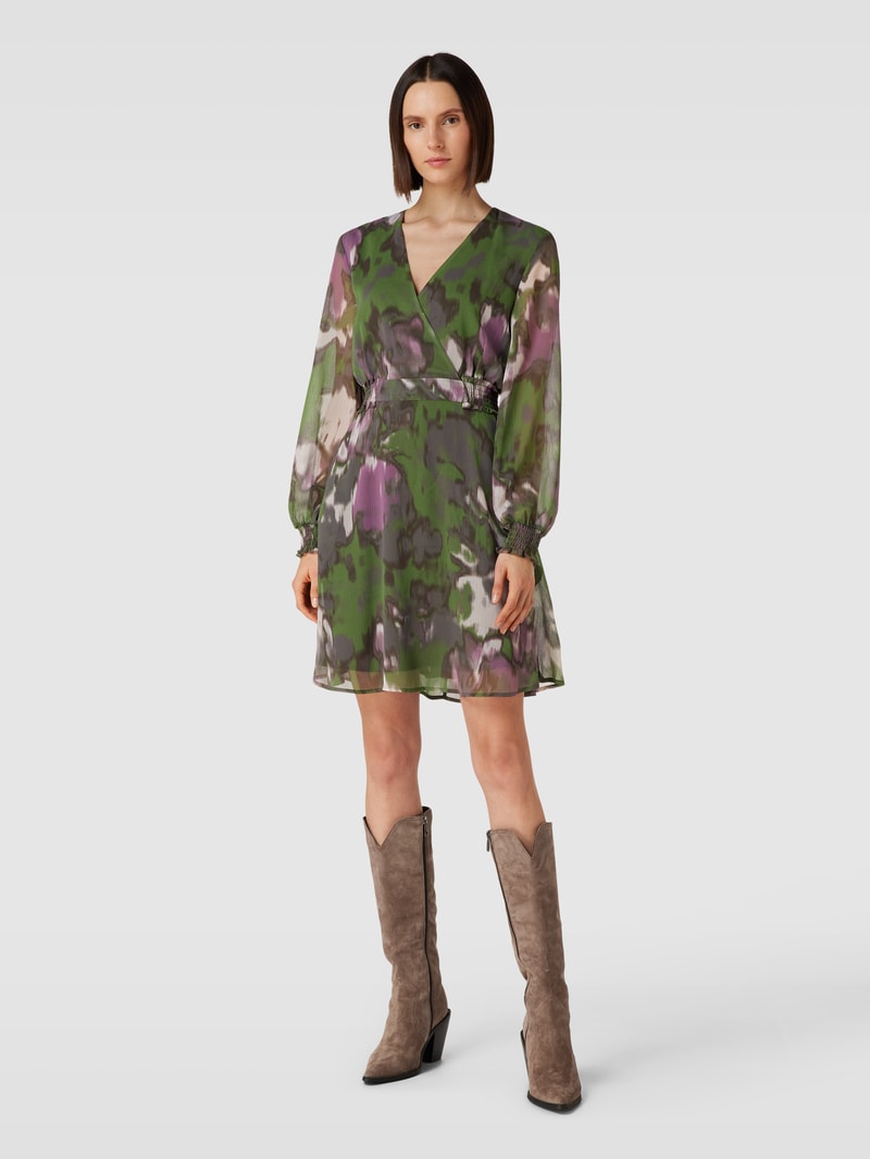 Knielanges Kleid in Wickel-Optik in grasgrün