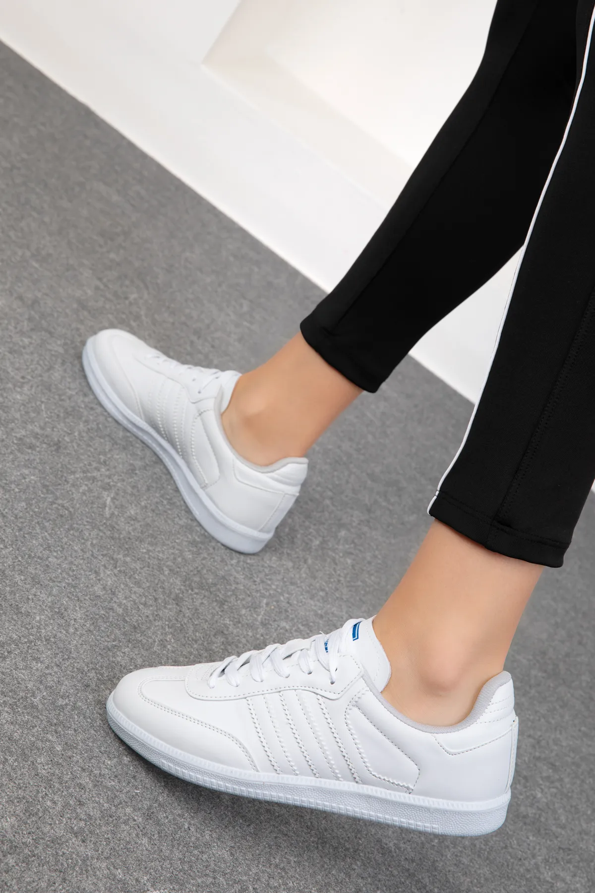 SOHO  Weißer Unisex-Sneaker 18880