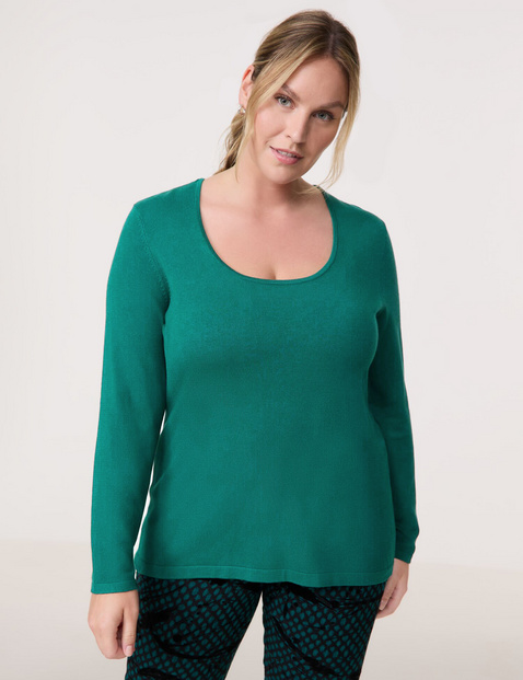 Figurbetonter Basic Pullover aus Feinstrick