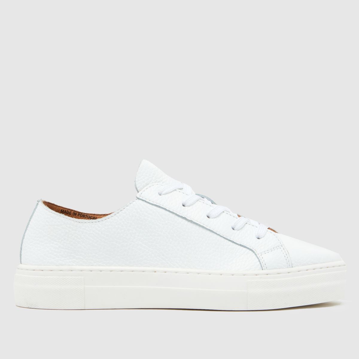 Schuh Millie – Vita sneakers i läder med snörning