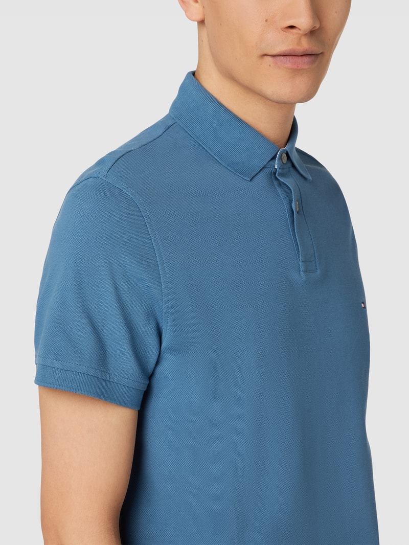 Poloshirt mit Label-Stitching in ozean blau