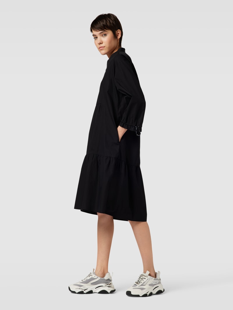 Midikleid mit V-Ausschnitt in black