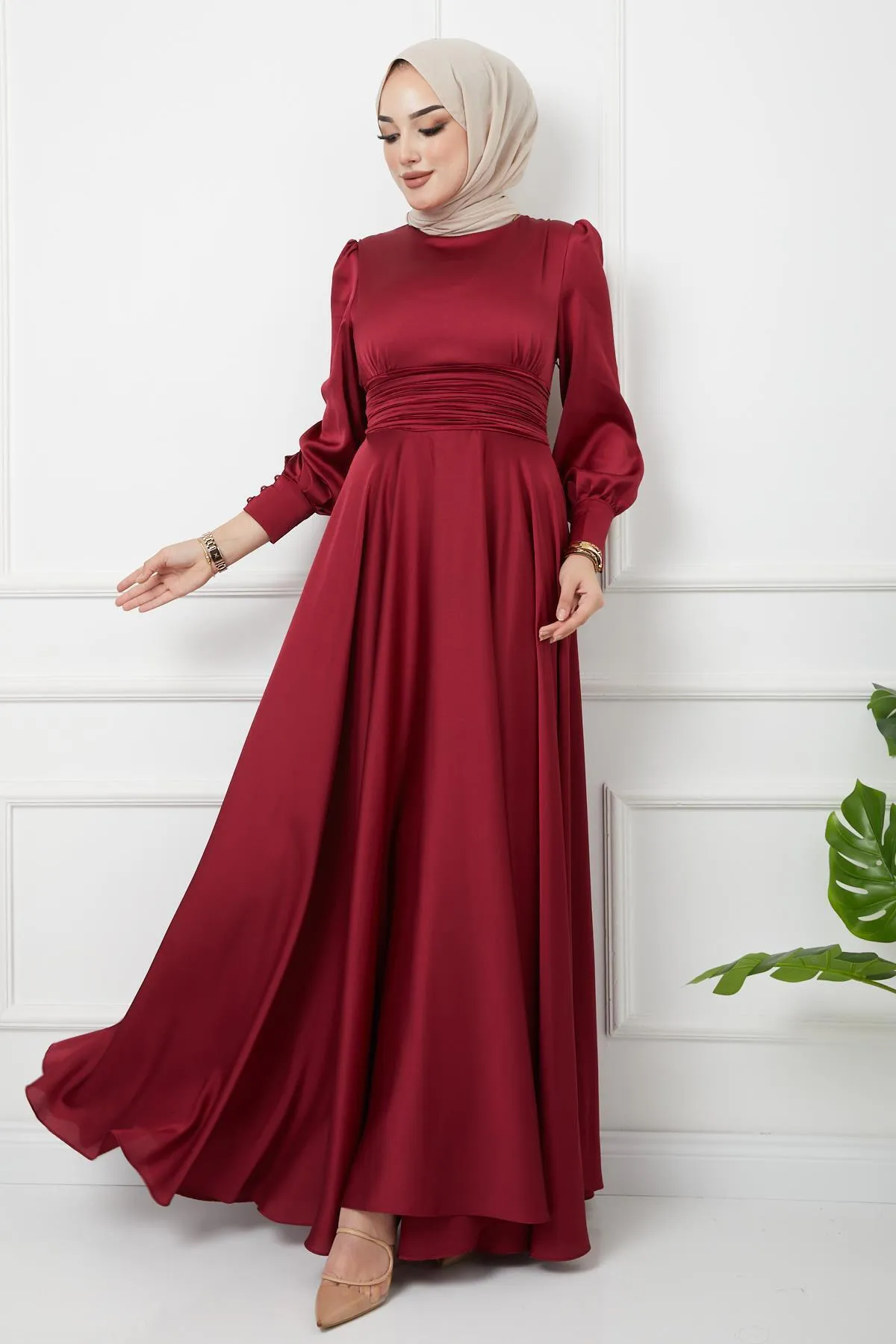 Olcay  Abendkleid mit Taillenfalten und Gürtel, CLARET 1595