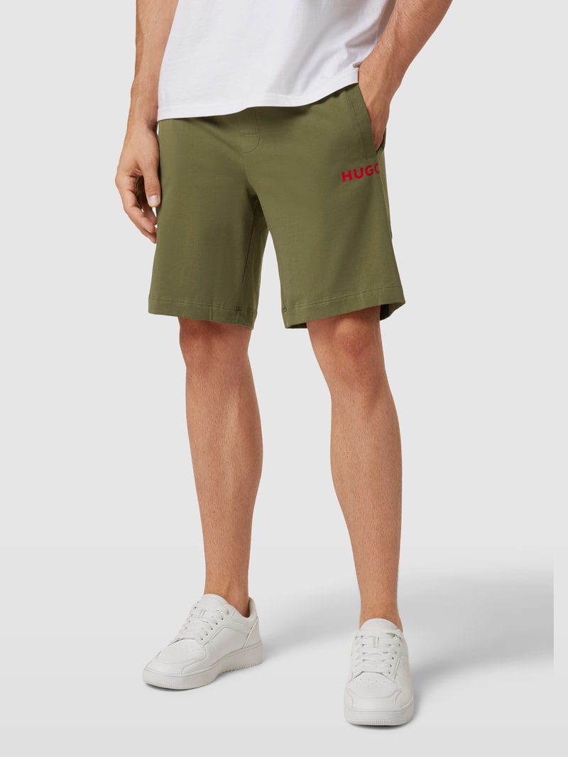 Sweatshorts mit Label-Print in olivgrün