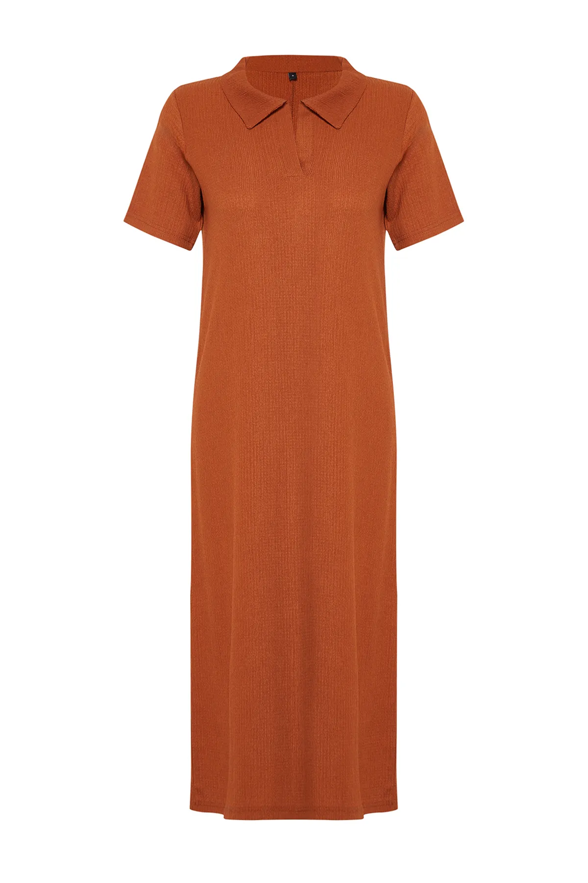 Trendyol Collection  Kurzärmliges Wickel-/strukturiertes Strick-Midikleid mit Zimt-Polokragen TWOSS24EL00478