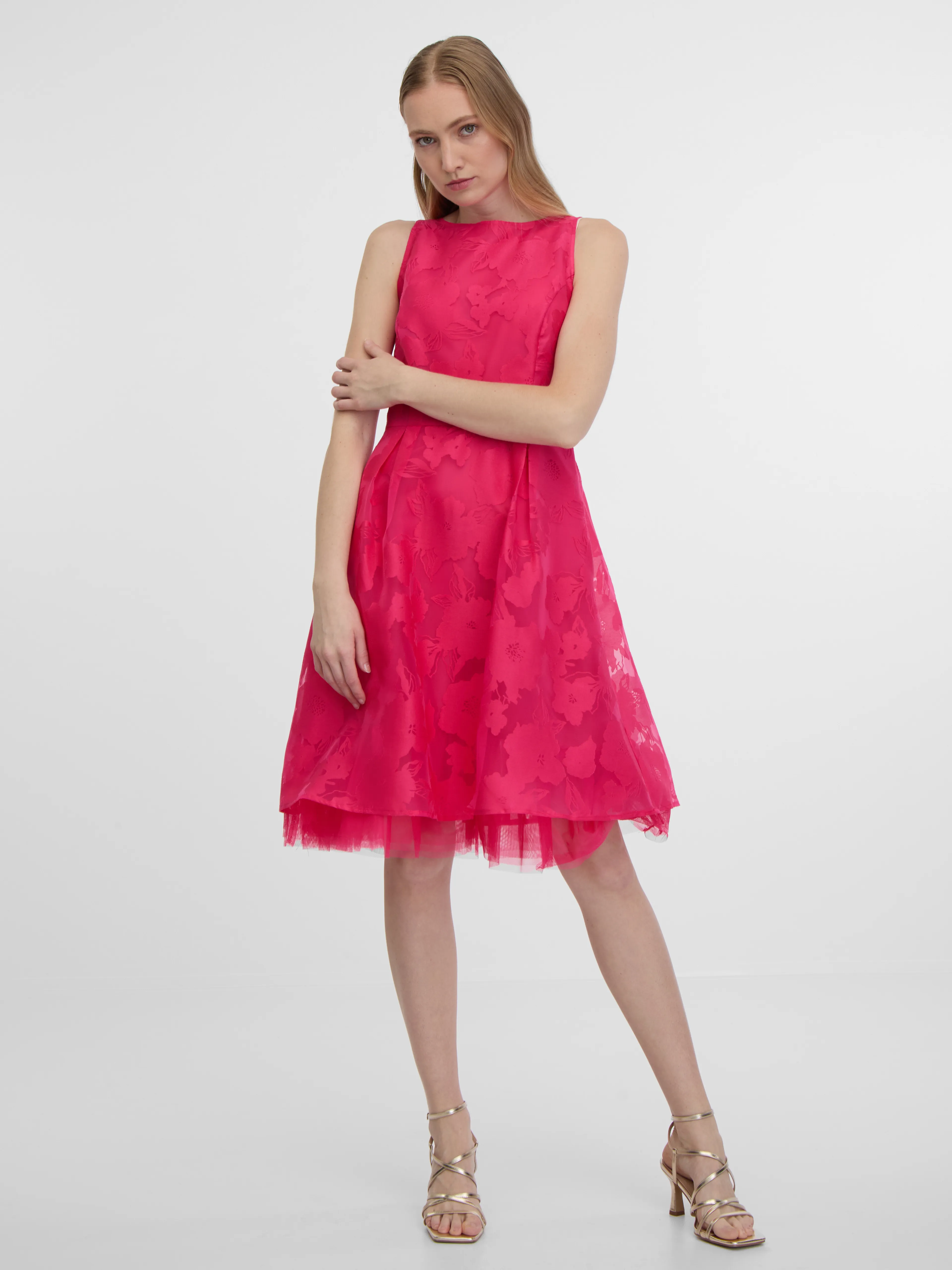 Dunkelrosa Damenkleid mit dekorativen Details ORSAY