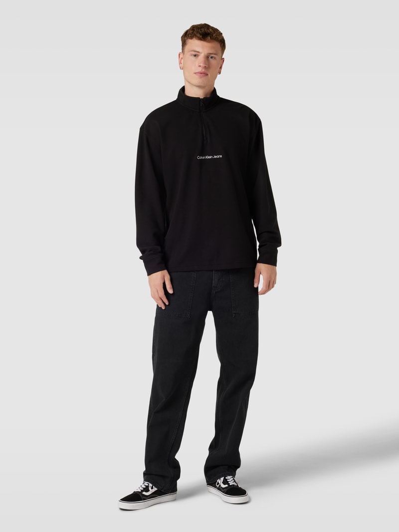 Straight Fit Jeans mit seitlichen Eingrifftaschen in black