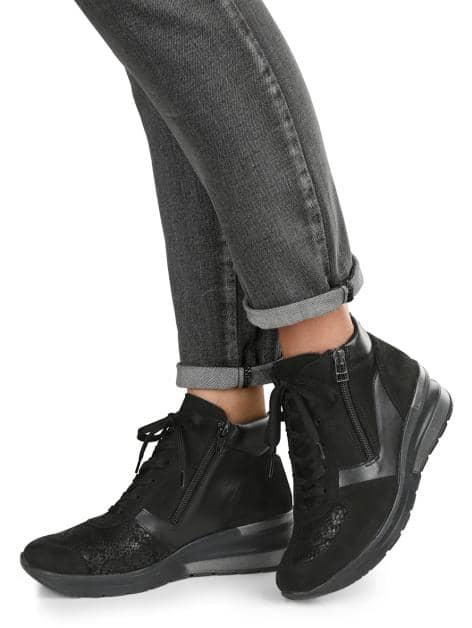 Schnürstiefelette