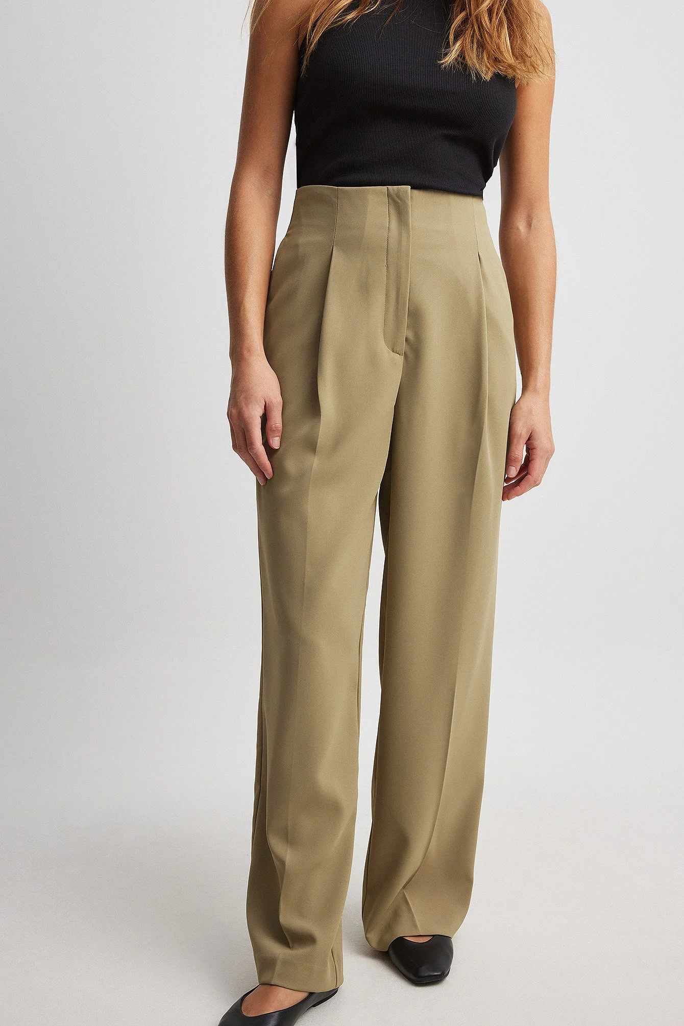 Weite Anzughose mit hoher Taille, ohne Bund