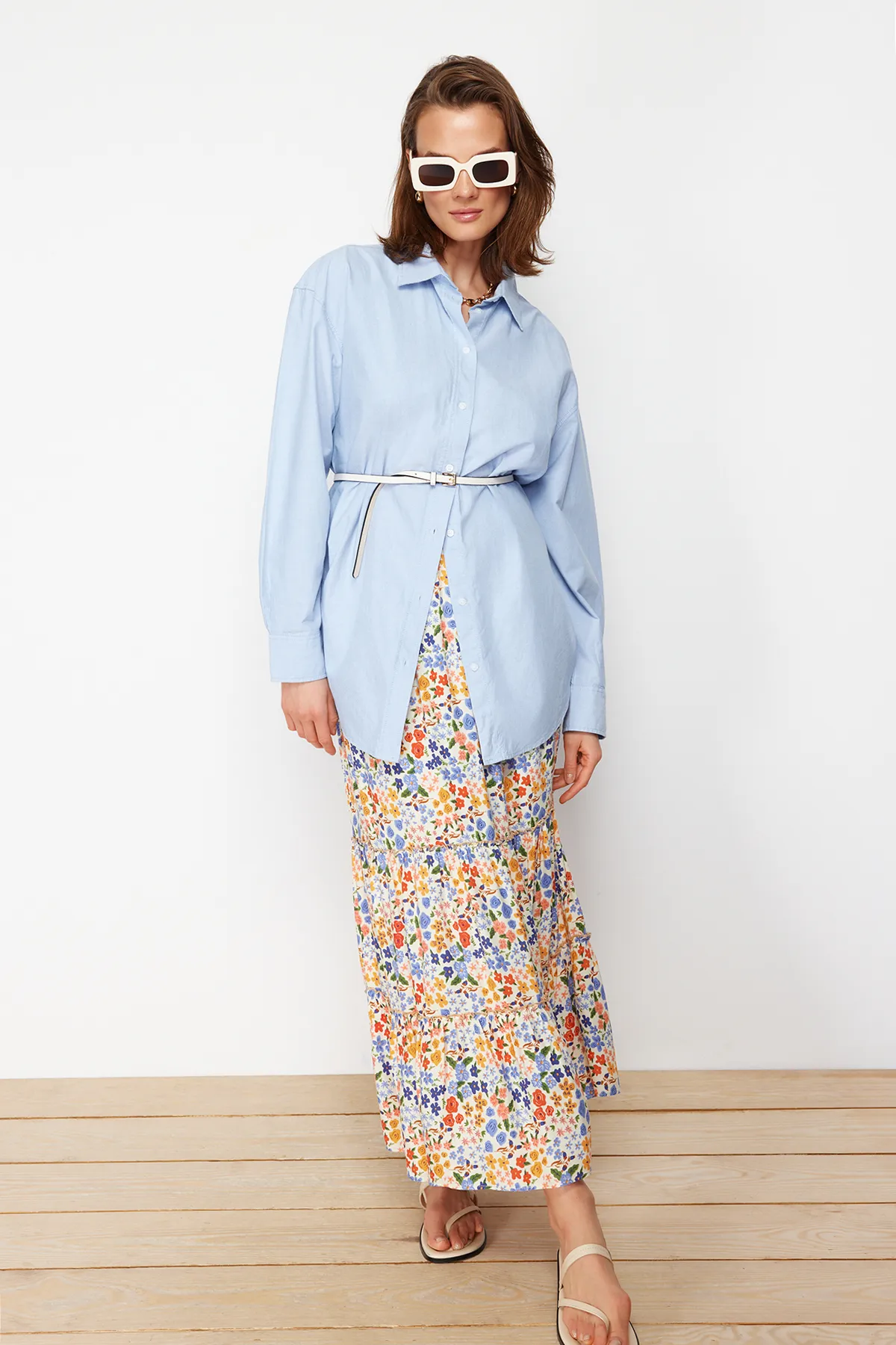 Trendyol Modest  Ecrufarbener gewebter Rock mit Blumenmuster TCTSS22EE00000
