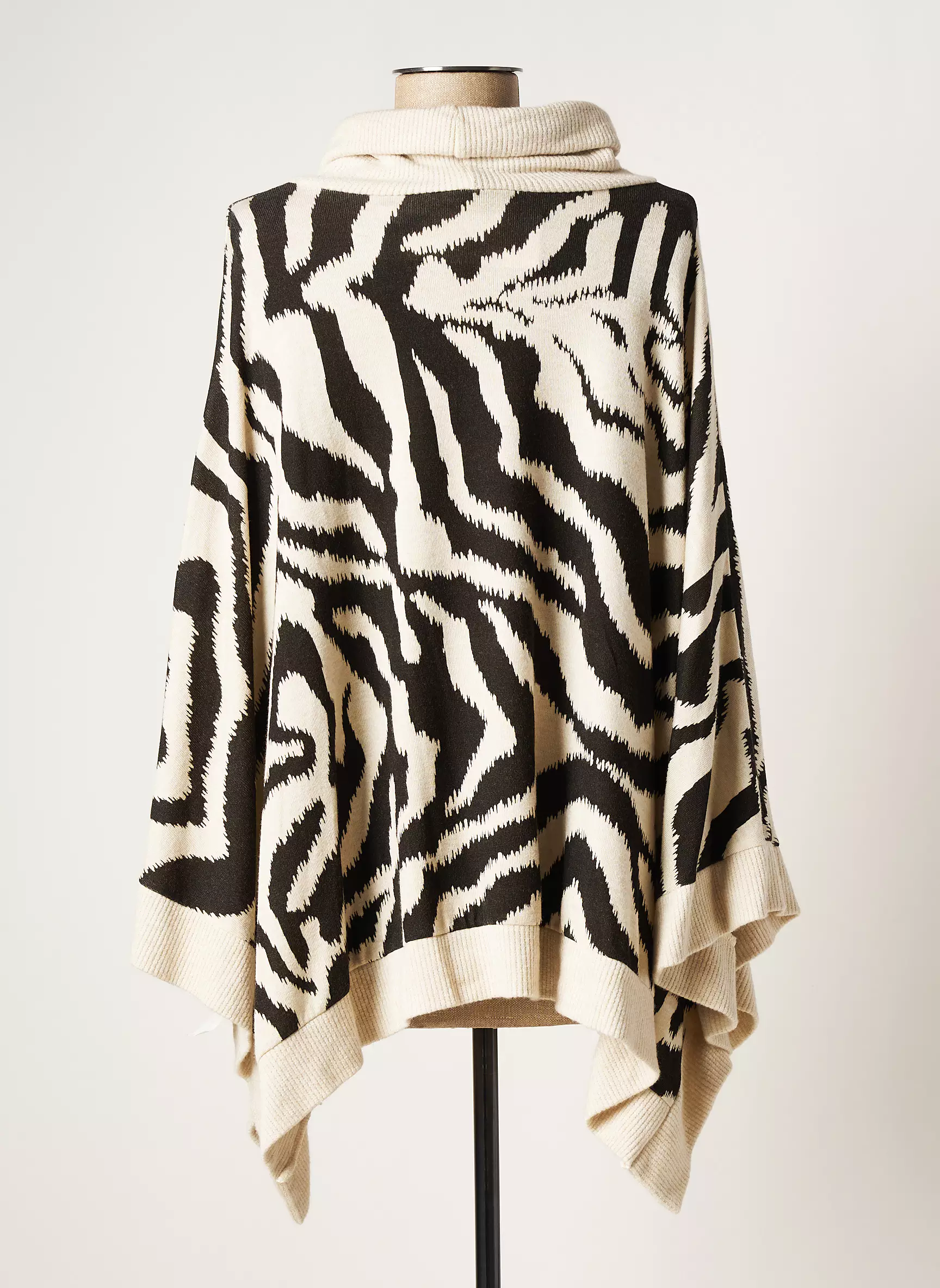 Quattro Ponchos Femme couleur beige