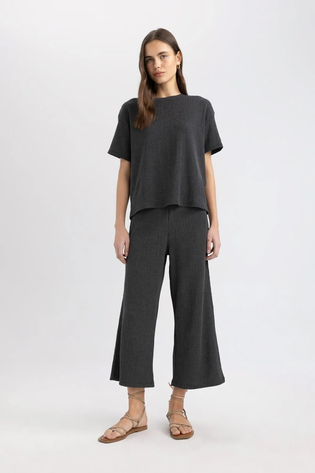 DeFacto  Weites Bein, normale Taille, gerades Bein, Midi-Wickelhose C4329AX24SP