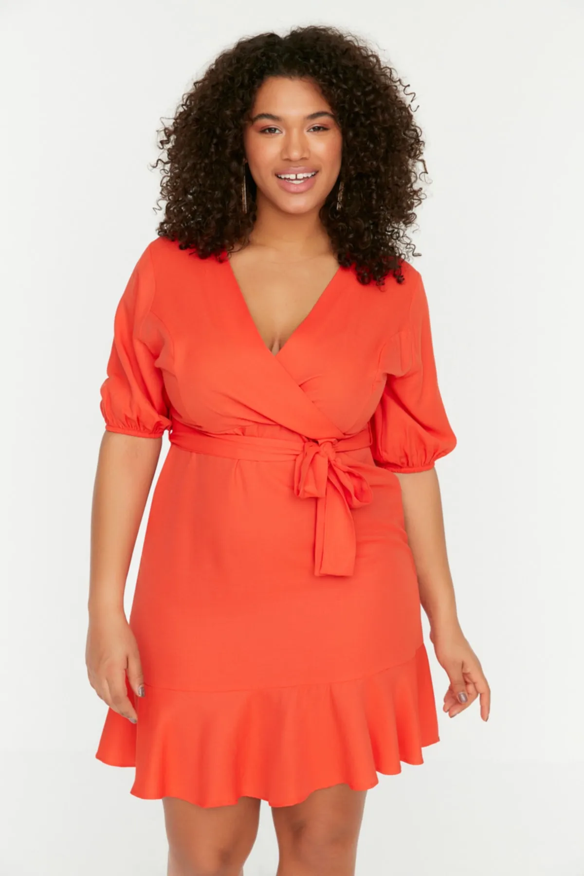 Trendyol Curve  Orangefarbenes, gewebtes, zweireihiges Kleid mit Gürtel TBBSS22EL0541