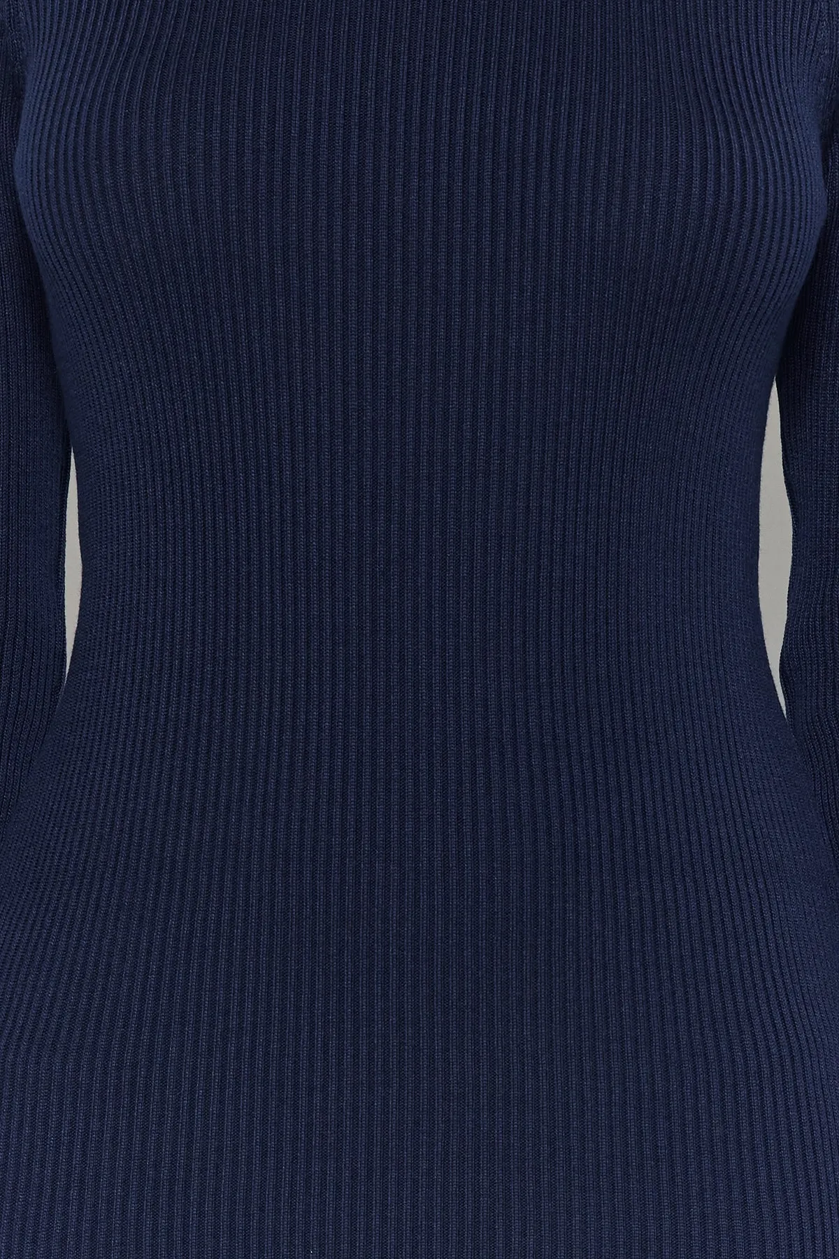 Trendyol Collection  Marineblaues Midi-Strickkleid mit Rundhalsausschnitt TWOAW23EL00023