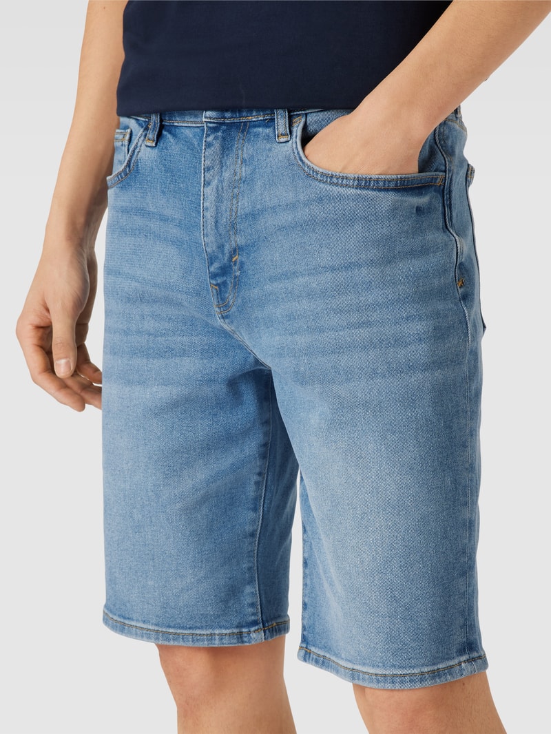 Slim Fit Jeansshorts mit Kontrastnähten in royalblau meliert