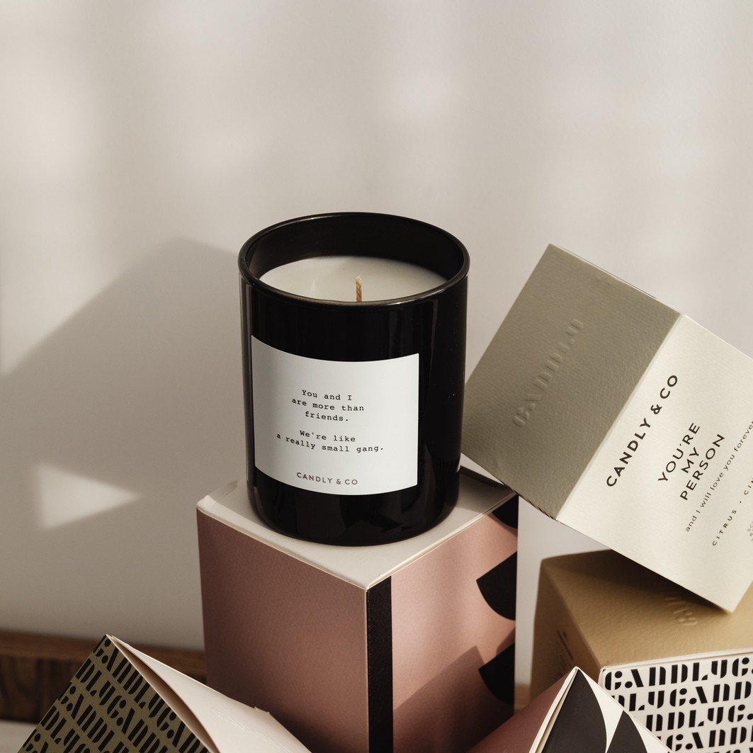 Candly&Co Bougie No.8 Te és én több mint barátok vagyunk. Olyanok vagyunk, mint egy igazán kis banda.