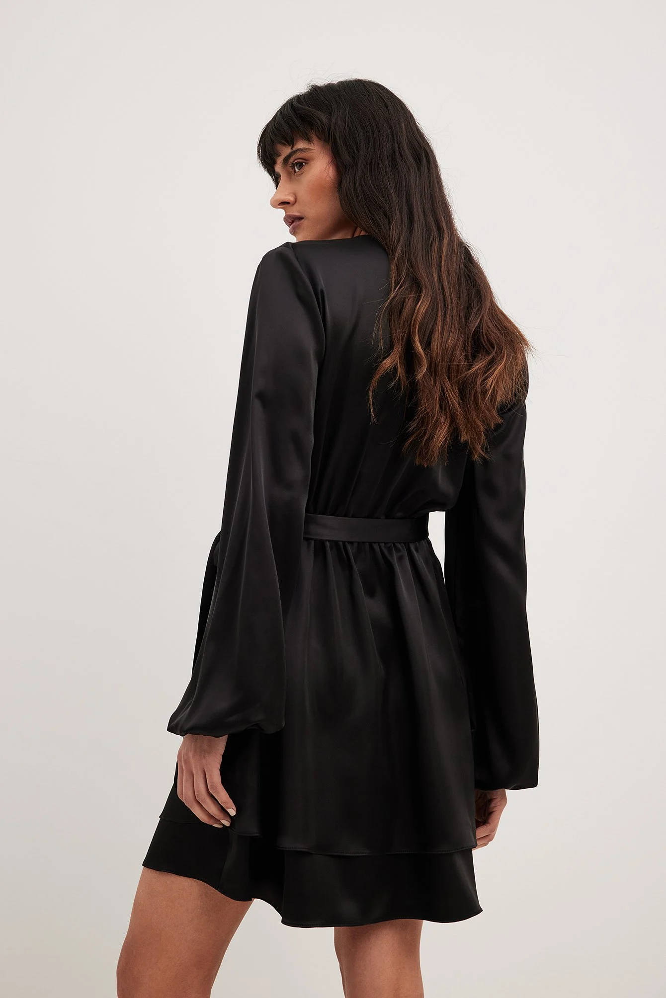 Überlappendes Minikleid aus Satin