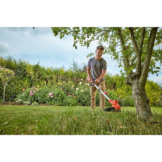 Black & Decker BCSTA536B-XJ Gresstrimmer 36 Volt ekskl. batterier og lader 33 cm
