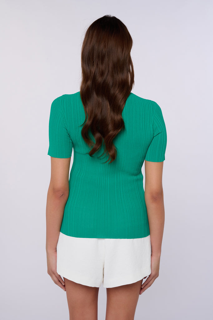 Top Bianca col V