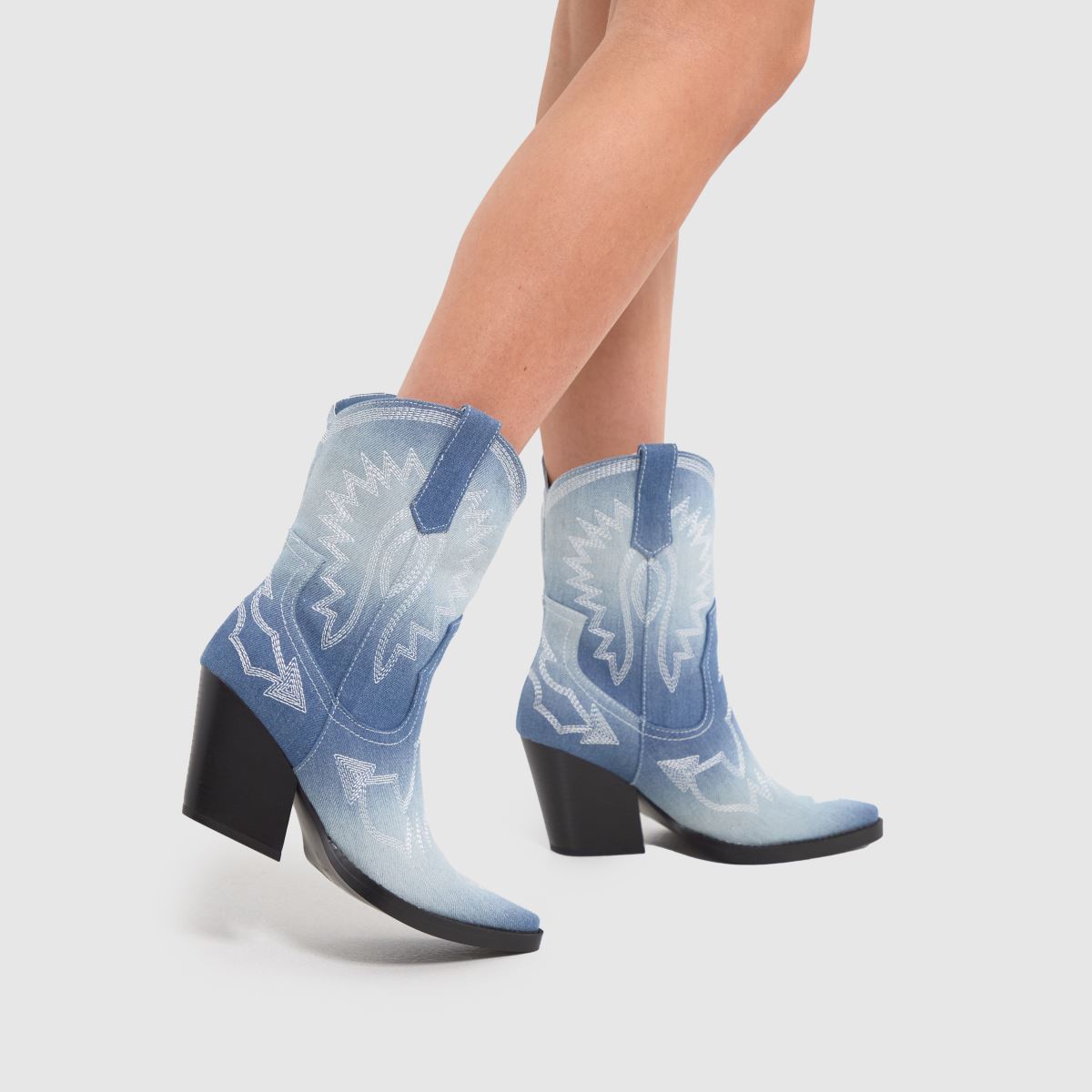 SIMMI – David – Marinblå westernstövlar i jeansshorts