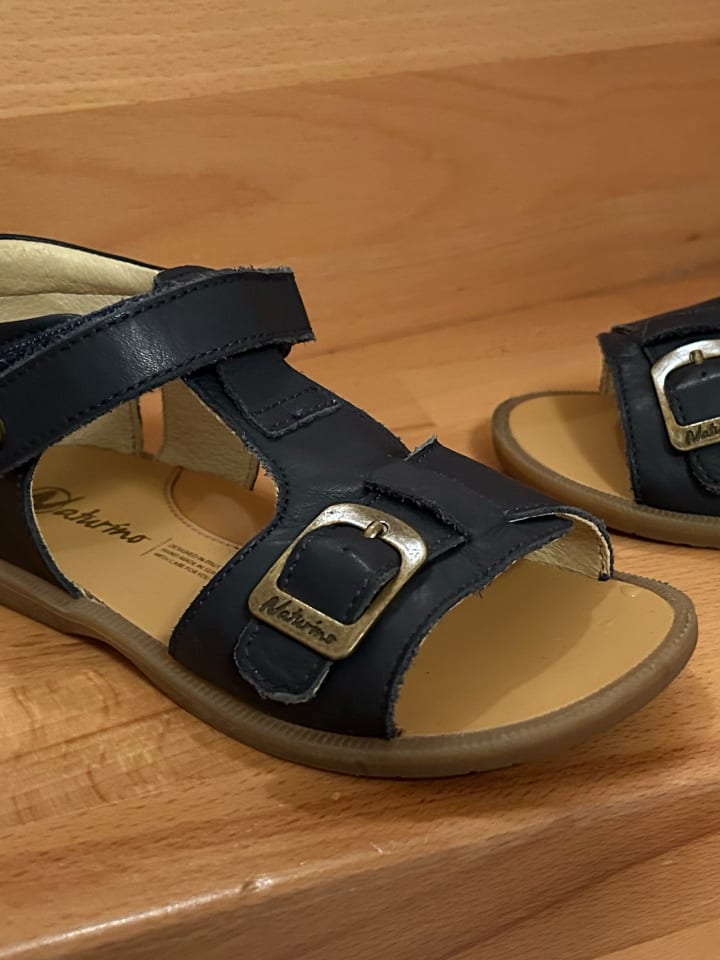 El Naturalista Leder-Sandalen 