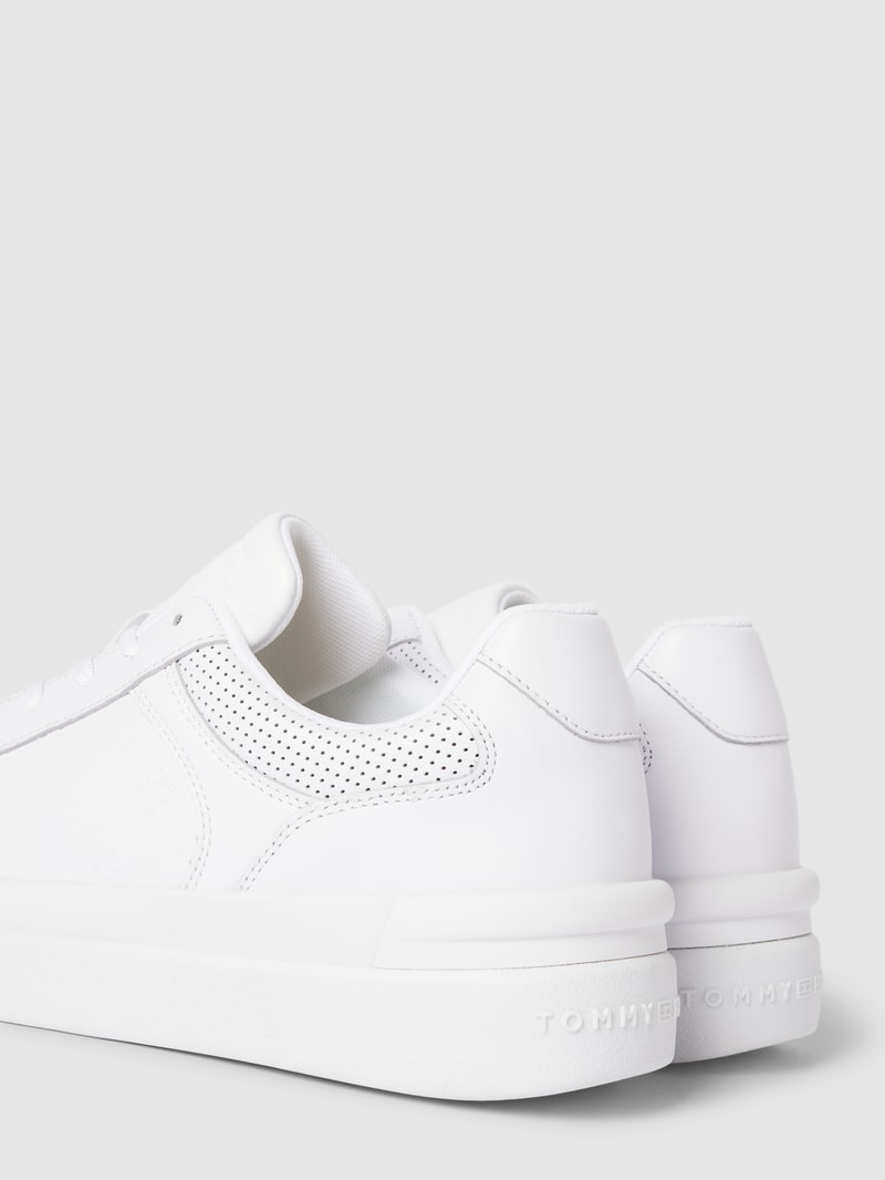Plateau-Sneaker aus Leder mit Label-Details Modell 'EMBOSSED' in weiß