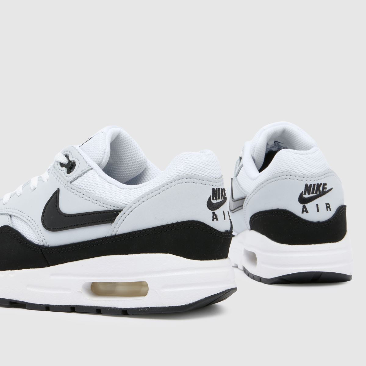 Črno-beli športni copati Nike Air Max 1 Youth