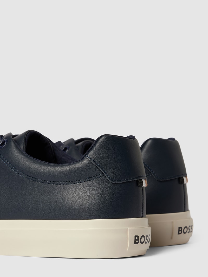 Sneaker mit Label-Patch Modell 'Aiden' in dunkelblau
