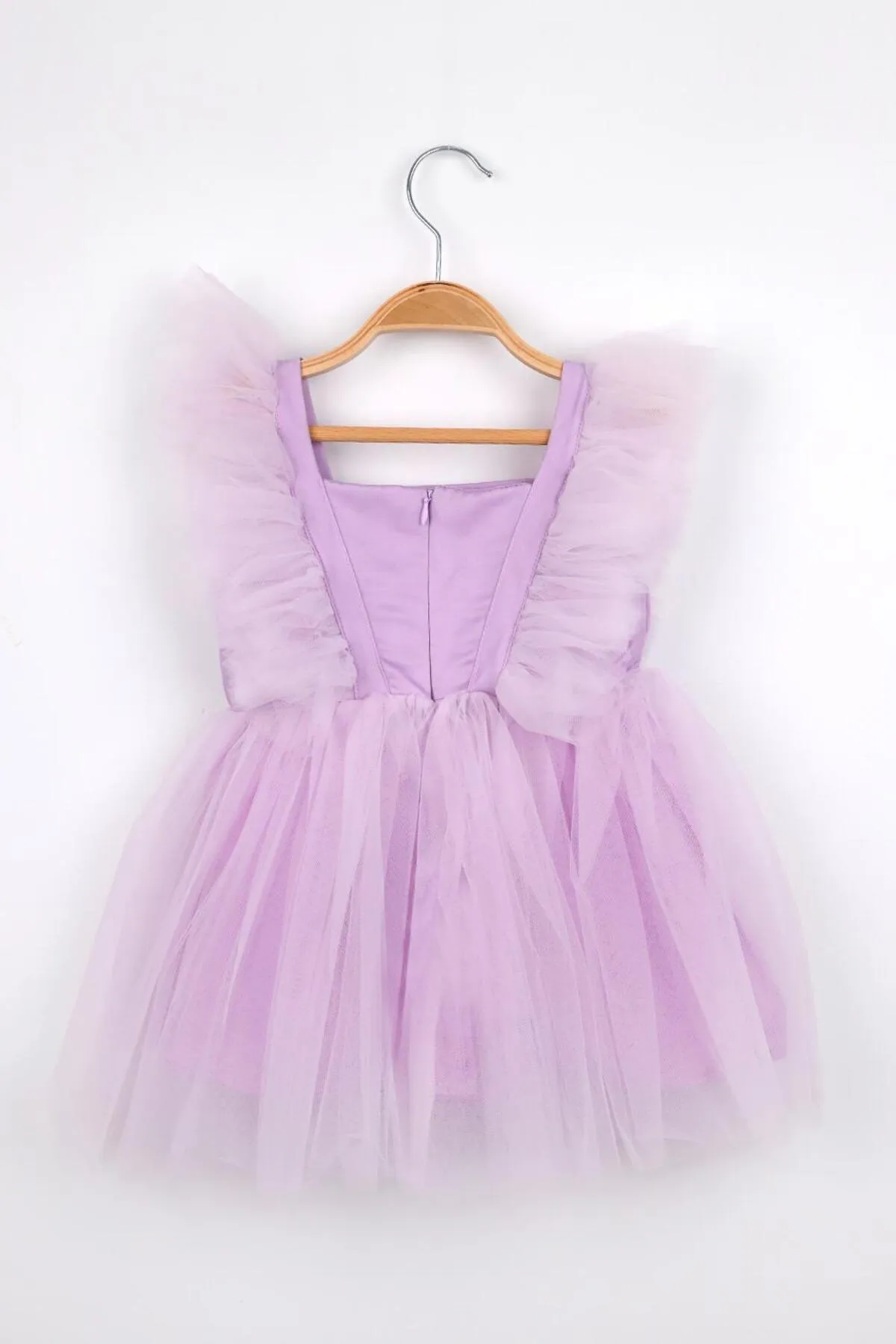 Le Mabelle  Lilafarbenes Mädchenkleid mit Tüllschultern – Caroline