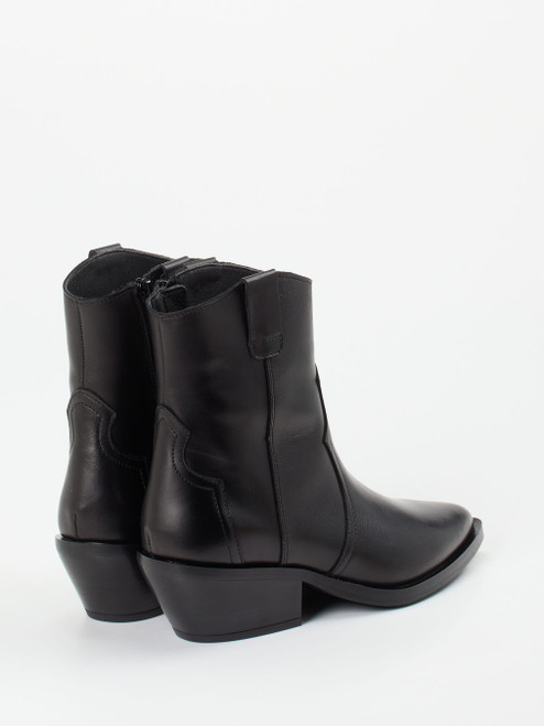 Cowboyboots-17350090153 Ralph Harrison