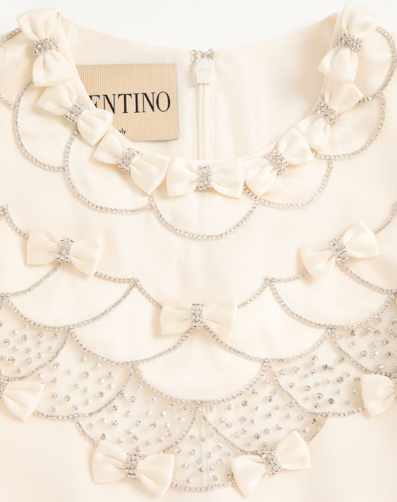 Vestido curto de crepe bordado de alta costura