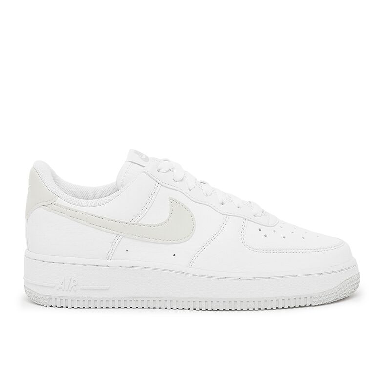NIKE Air Force 1 '07 SE white/photon dust-white-volt