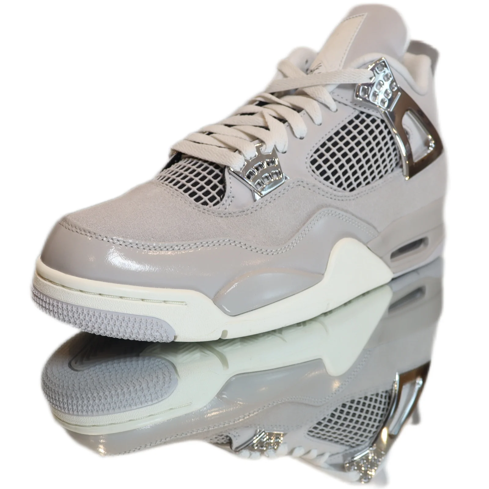 Jordan 4 Retro Frozen Moments