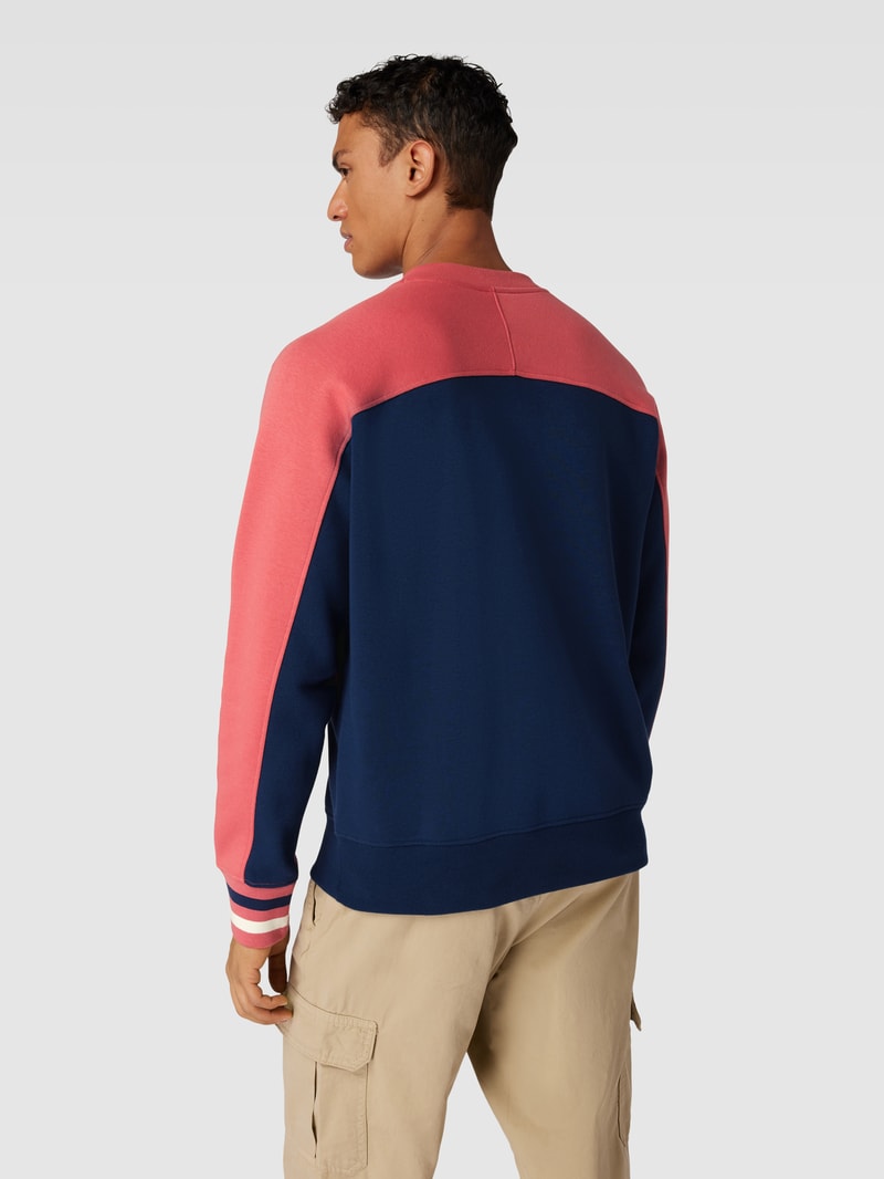 Sweatshirt mit Label-Stitching in marineblau