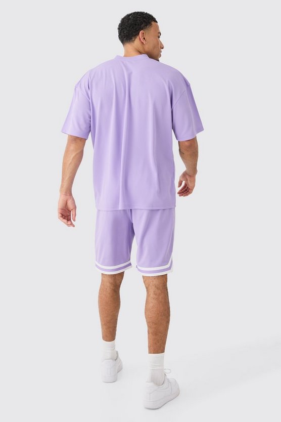 Oversize Mesh-Oberteil und Basketball-Shorts