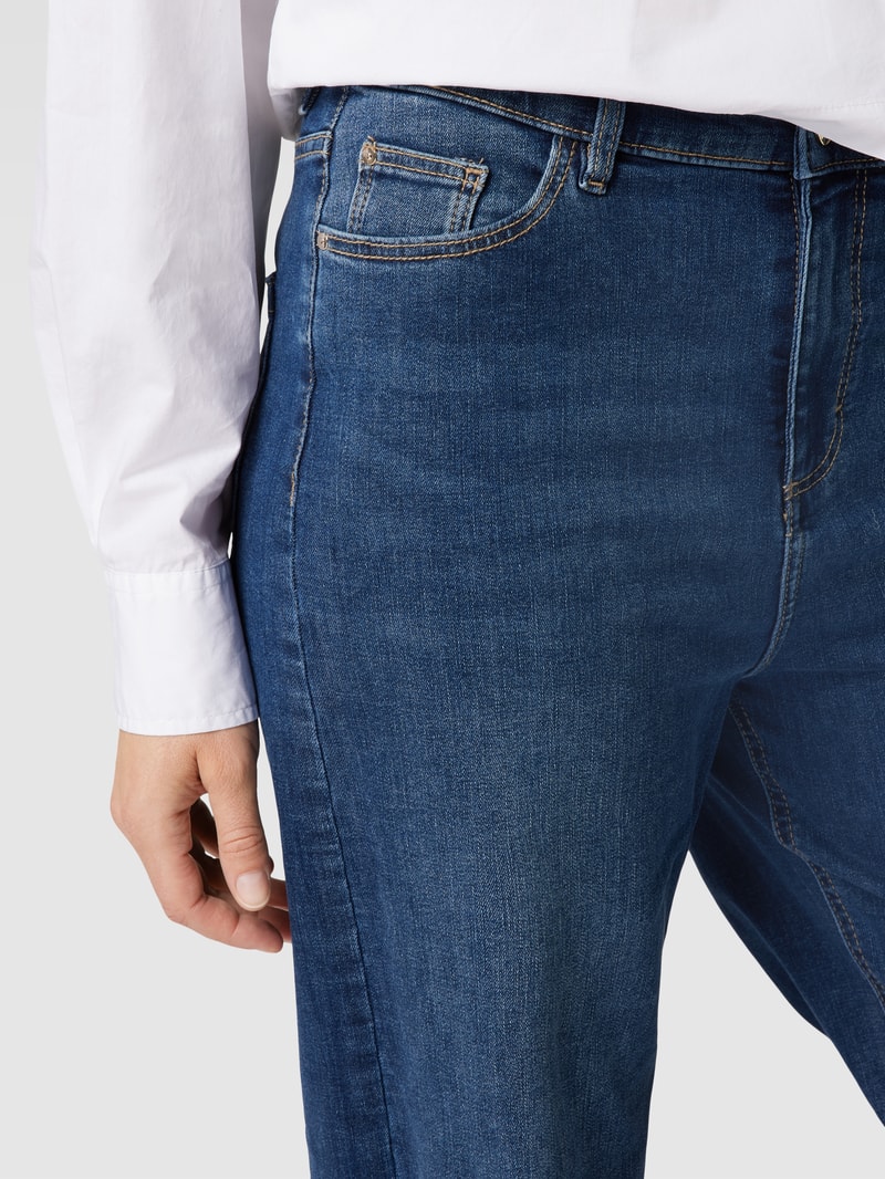 Relaxed Fit Jeans mit Label-Patch in blau