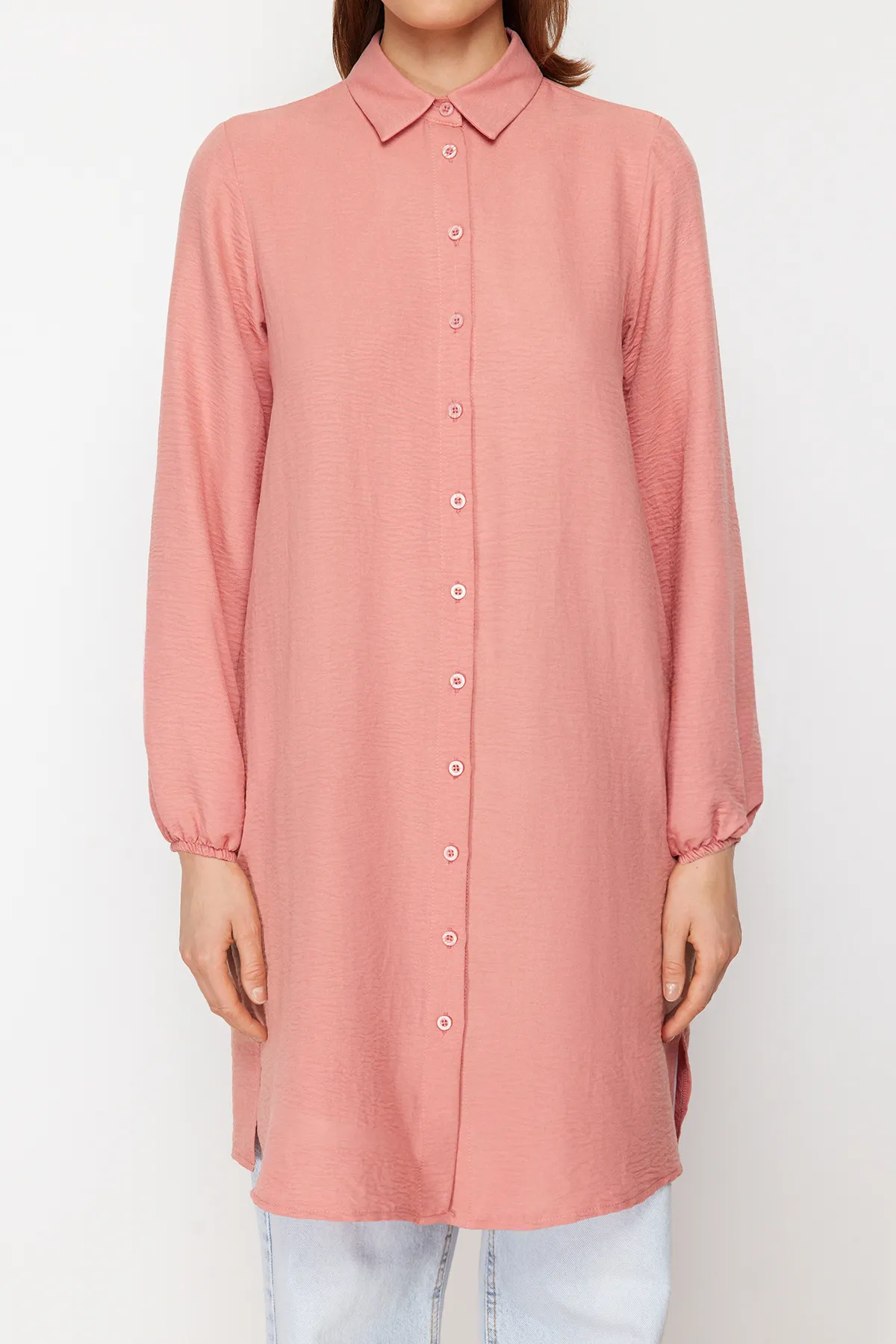 Trendyol Modest  Zimtfarbenes, mittellanges, gewebtes Aerobin-Hemd mit seitlichem Schlitz TCTSS22GO0104