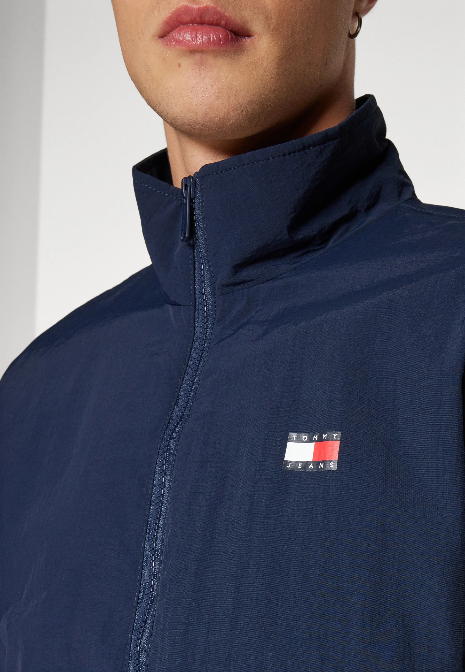Chaqueta ligera Tommy Jeans