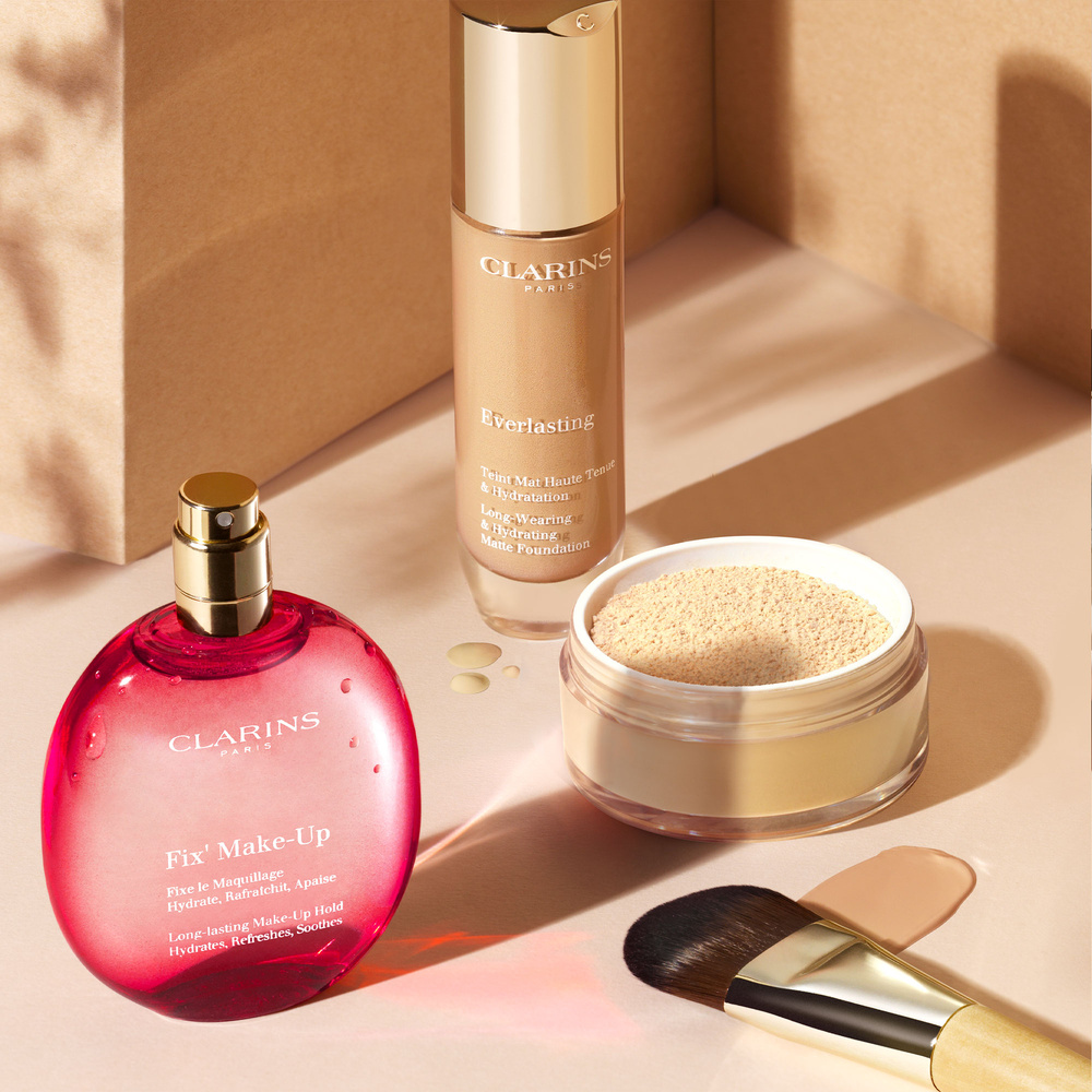 Clarins Ever Matte Loose Powder  Poudre libre matifiante infusée au lait de pêcher Poudre Libre