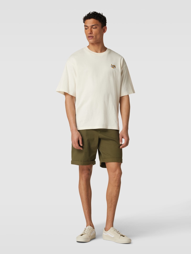 Bermudas mit Paspeltaschen in olivgrün