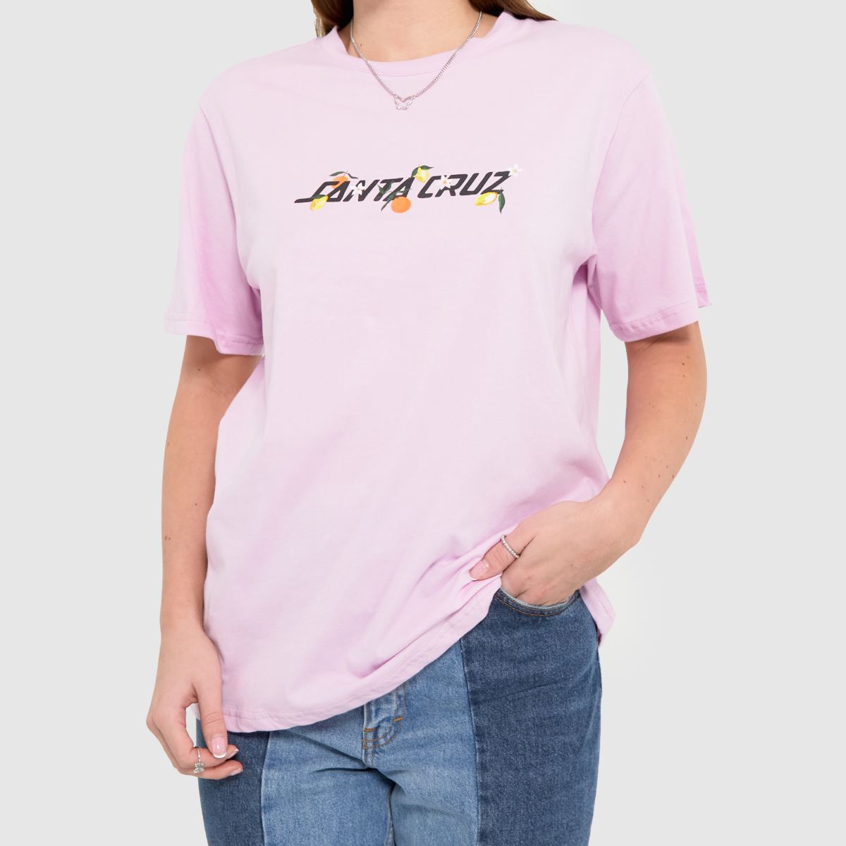 Santa Cruz – Lila t-shirt med randig mönster