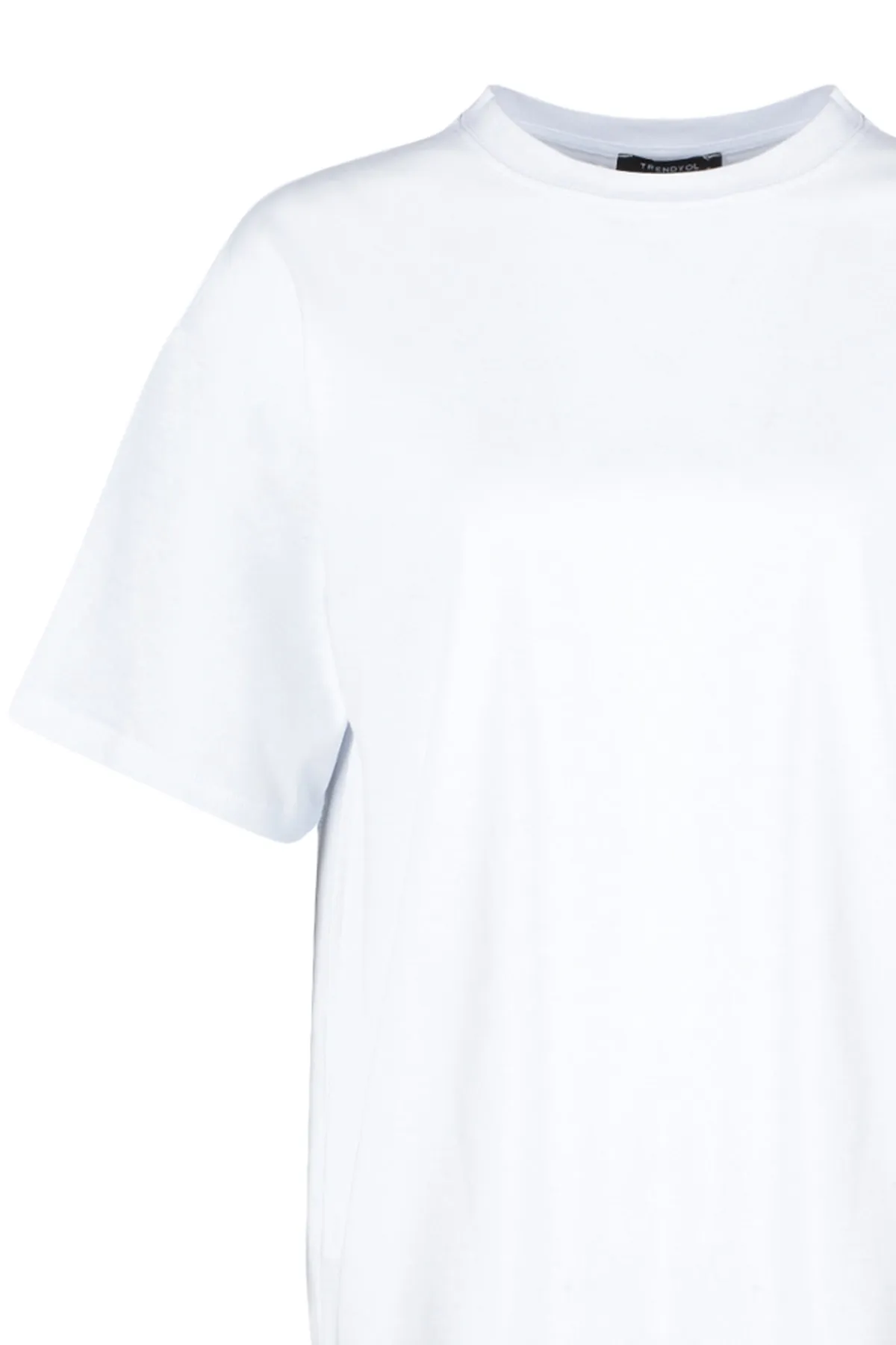 Trendyol Collection  Weißes Premium-Strick-T-Shirt mit Rundhalsausschnitt in Übergröße/weiter Passform aus 100 % Baumwolle TWOSS23TS00040