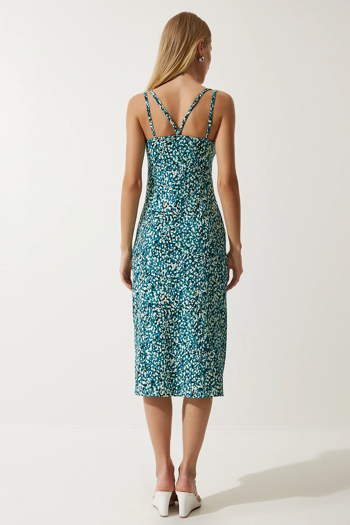 Happiness İstanbul  Gemustertes Strickkleid mit doppelten Trägern für Damen in Grün und Schwarz MC00262