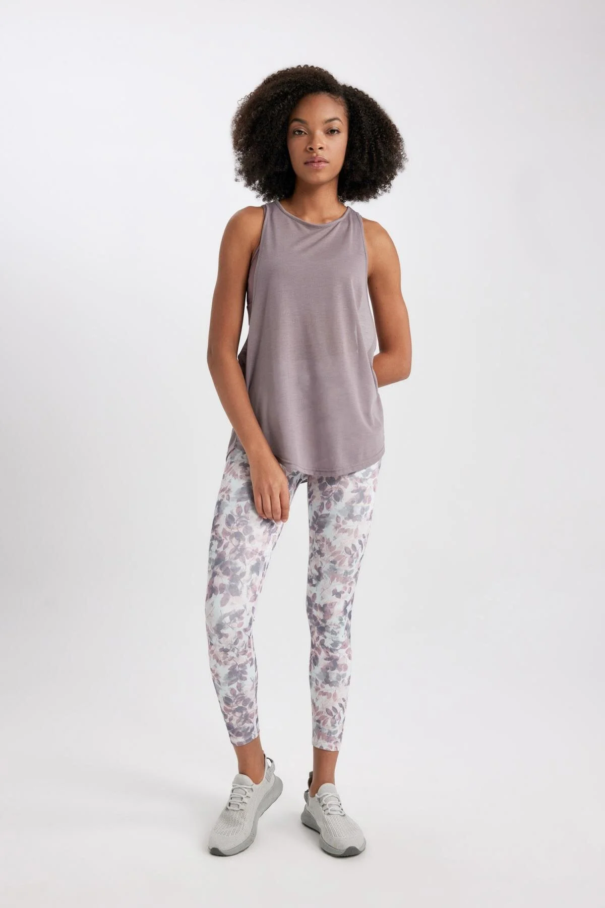 DeFacto  Defactofit Comfort Fit Crew Neck Athlete Z6759az23sp