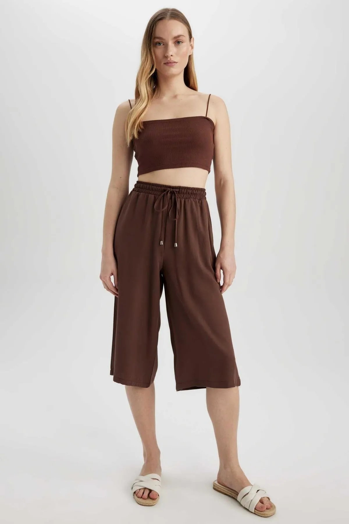 DeFacto  Caprihose aus Viskose mit hoher Taille und Schnürung im Relax Fit I6798az23sm